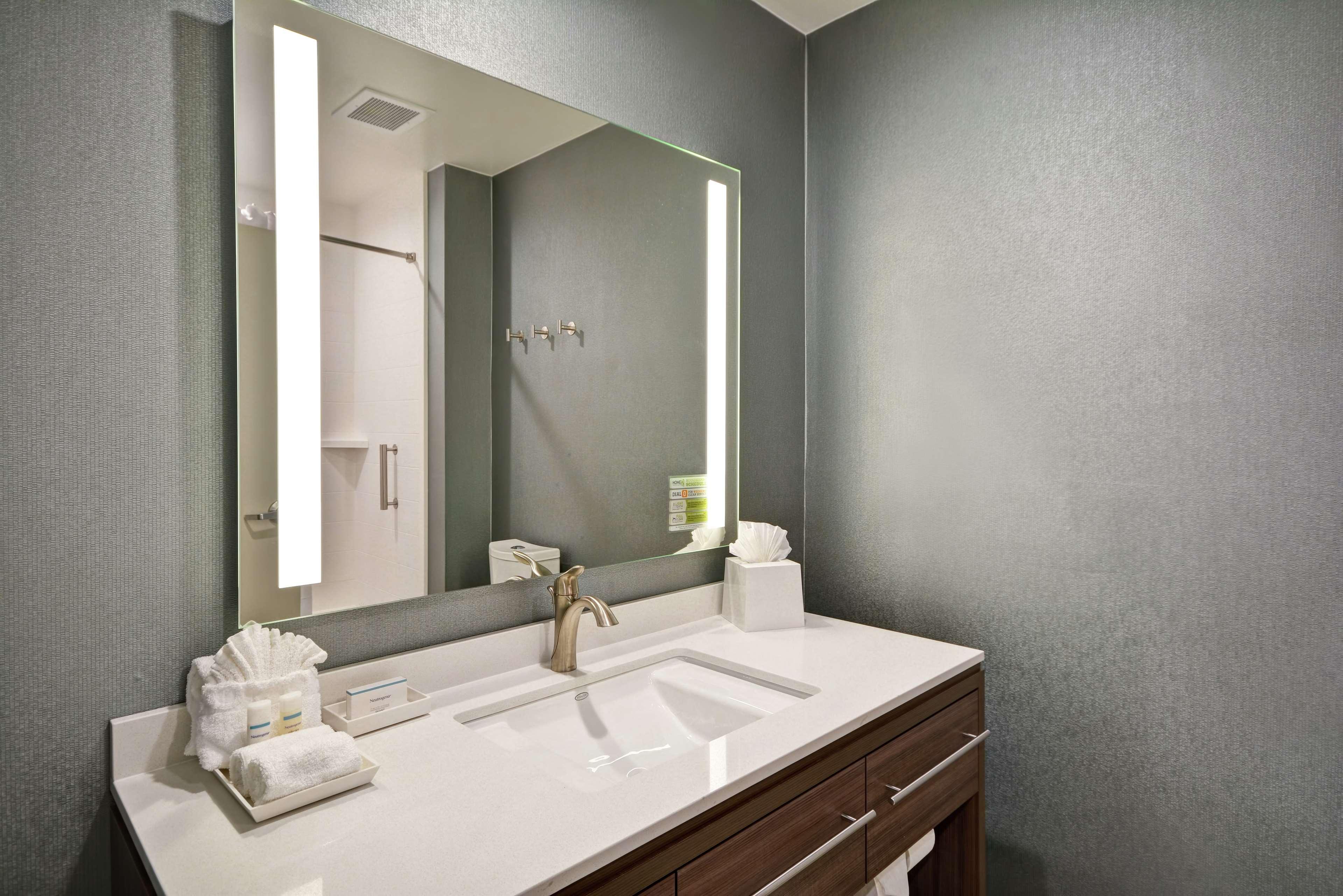 Home2 Suites Plano Legacy West Luaran gambar