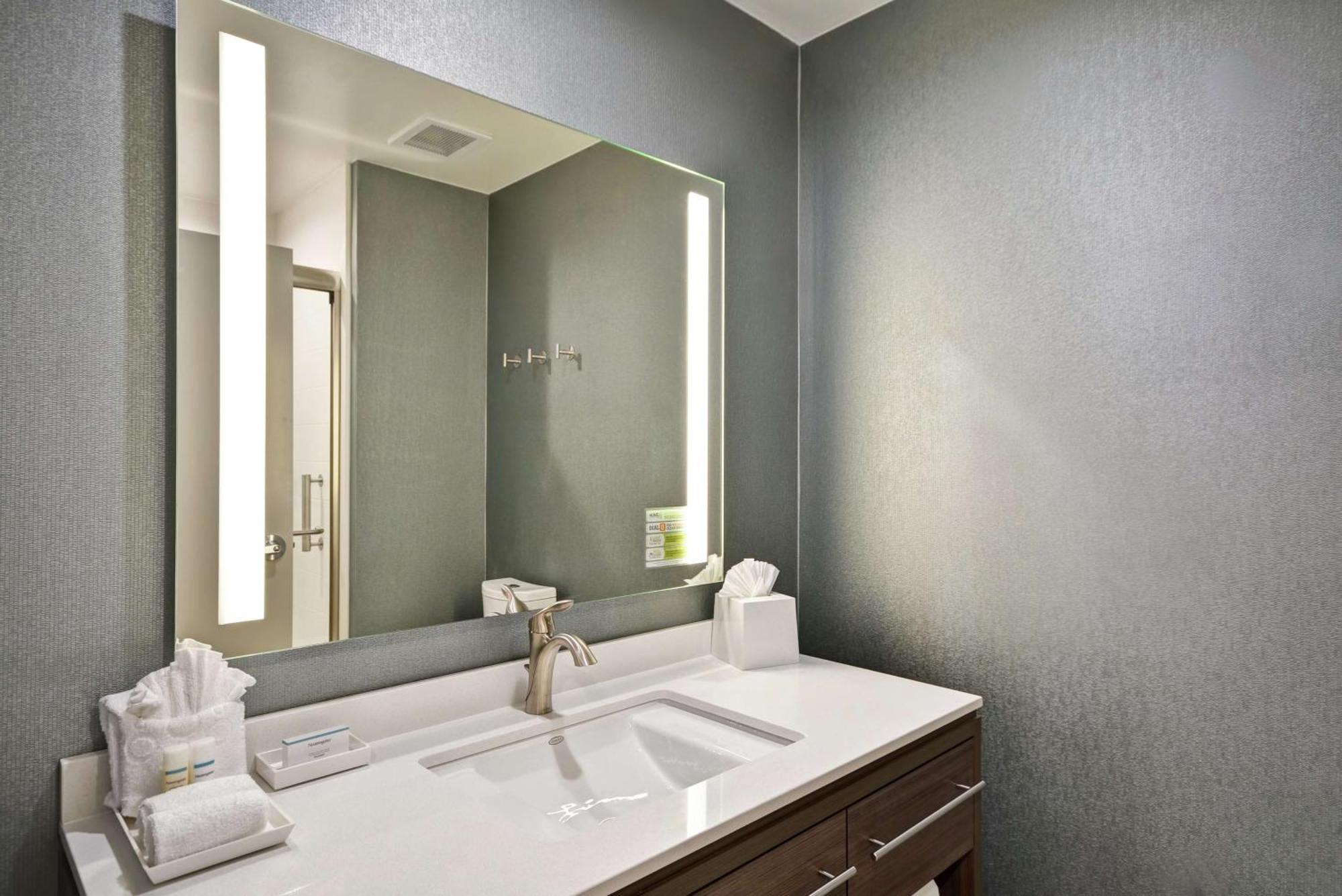 Home2 Suites Plano Legacy West Luaran gambar